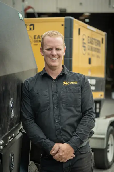 egh-pic-ben-man-black-long-sleeved-shirt-logo-yellow-2x3-1707x2560-2.webp