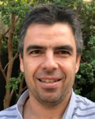 egh-pic-greg-blampied-google-review-4x5-320x400.webp