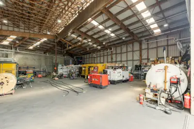 egh-pic-large-industrial-warehouse-high-corrugated-metal-3x2-2560x1707.webp