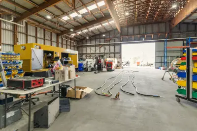 egh-pic-large-industrial-warehouse-metal-roofing-skylights-3x2-2560x1707.webp