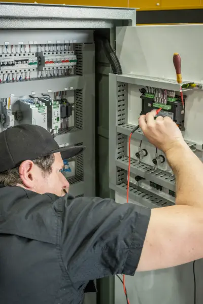 egh-pic-man-black-cap-shirt-works-circuit-2x3-1707x2560.webp