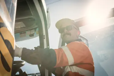 egh-pic-man-wearing-orange-white-safety-vest-3x2-2560x1707.webp