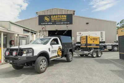 egh-pic-white-pickup-truck-black-bed-yellow-3x2-2560x1707.webp