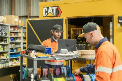 egh-pic-workers-orange-vests-hard-hats-yellow-3x2-2560x1707.webp