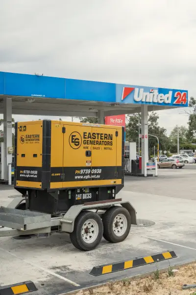 egh-pic-yellow-black-eastern-generators-trailer-parked-2x3-1707x2560.webp
